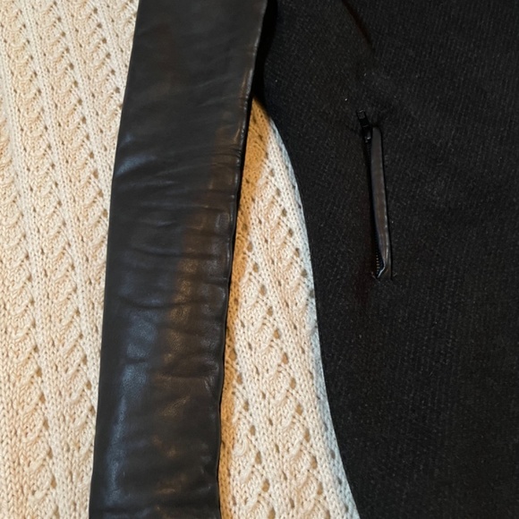 Women’s Coat - Picture 4 of 5